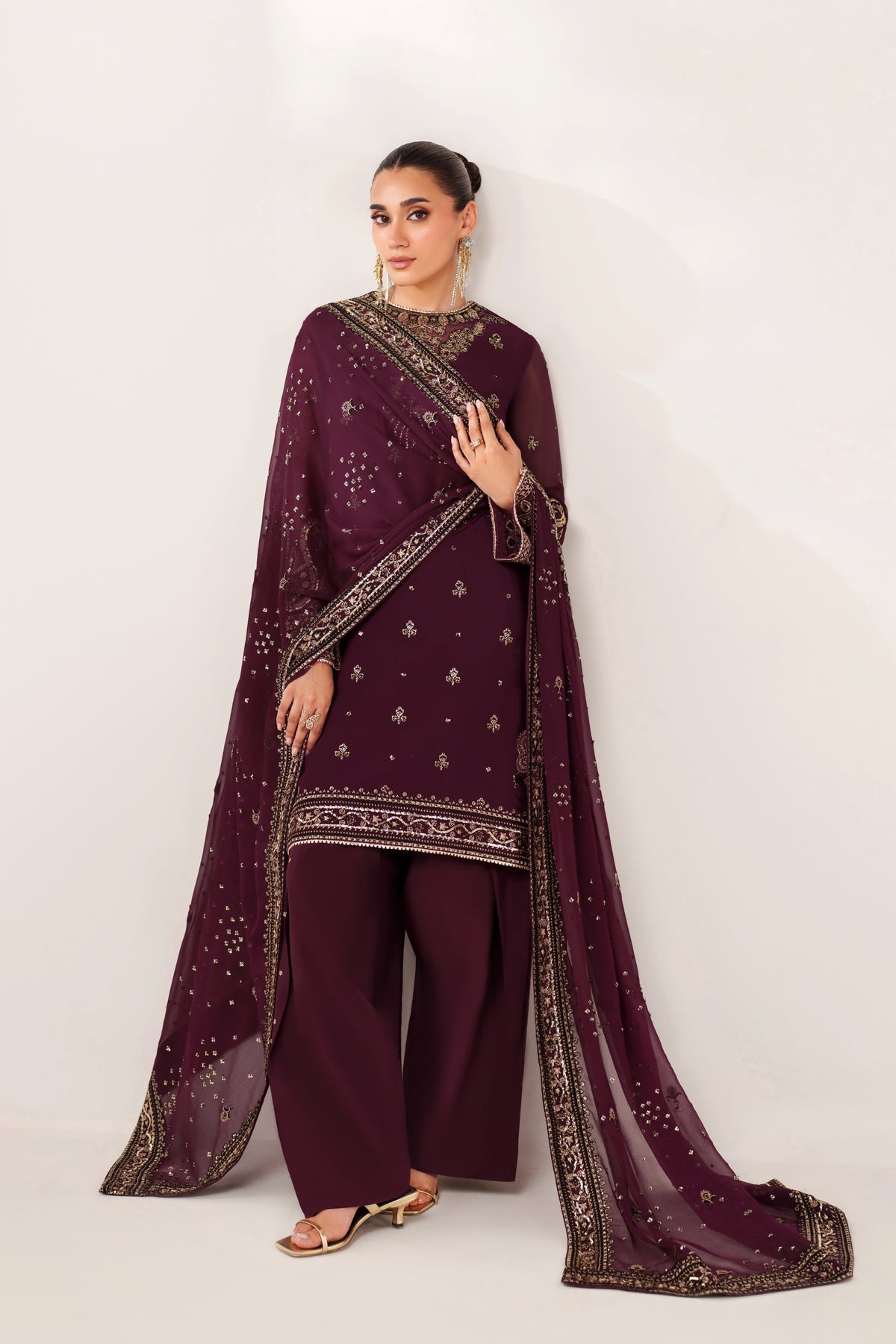 NURI – authentic Pakistani dress from the Luxury Formals 25 collection for women in the UK