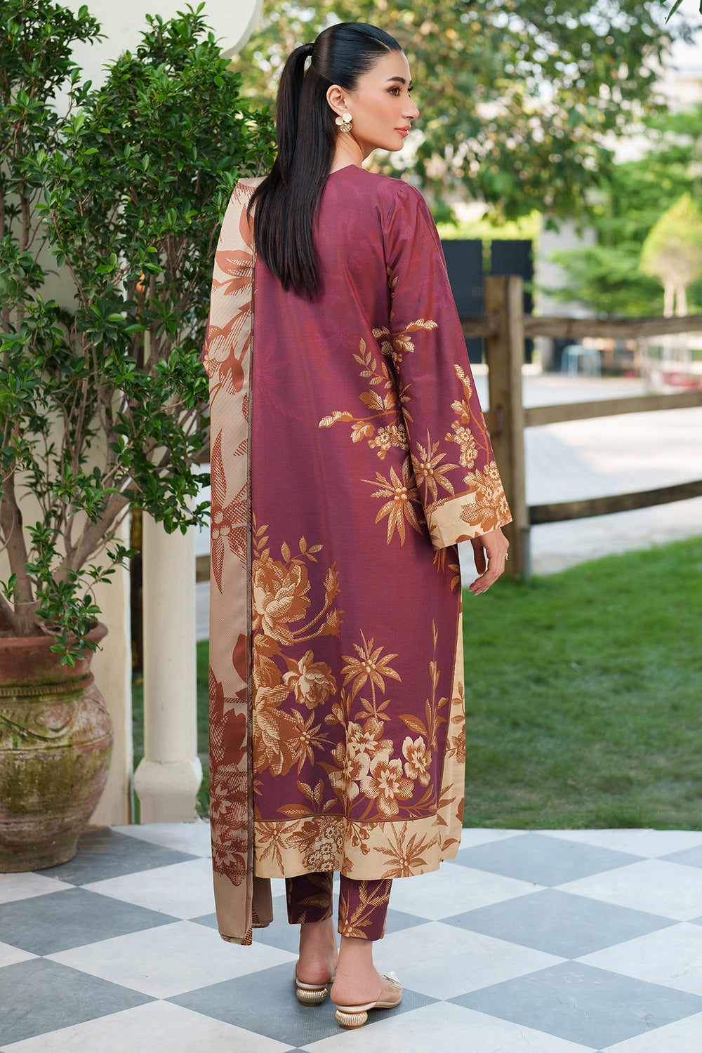 Jazmin | Winter 25 | UW-0180 M - Ladies Clothes - Maria Faisal