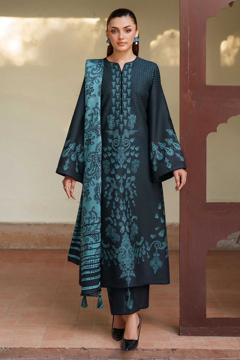Jazmin | Winter 25 | UW-0181 Z - Ladies Clothes - Maria Faisal