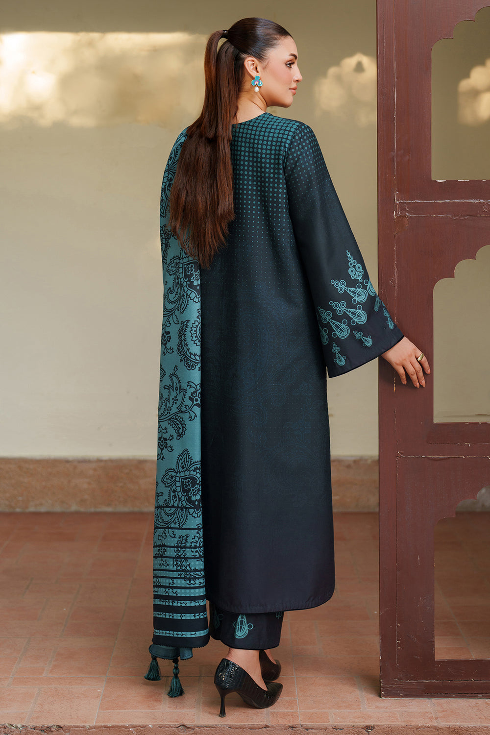 Jazmin | Winter 25 | UW-0181 Z - Ladies Clothes - Maria Faisal