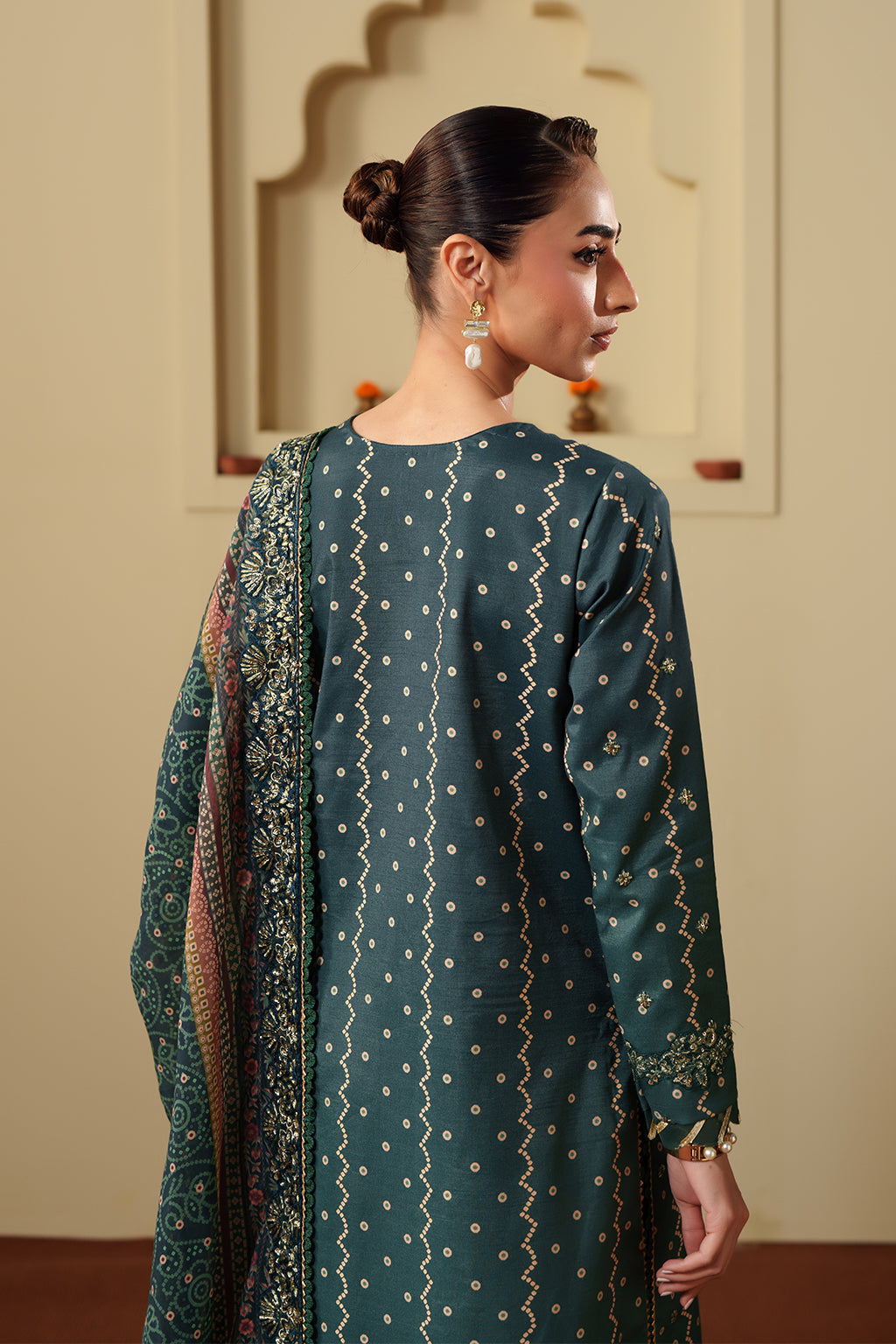 SAROSH – authentic Pakistani dress from the New Shagun collection for women in the UK