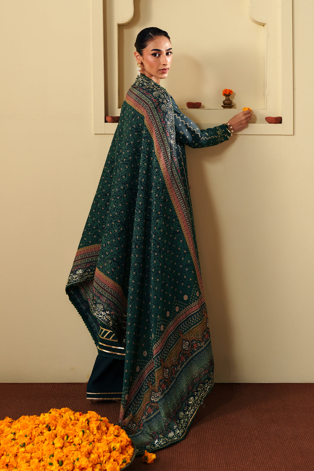 SAROSH – authentic Pakistani dress from the New Shagun collection for women in the UK