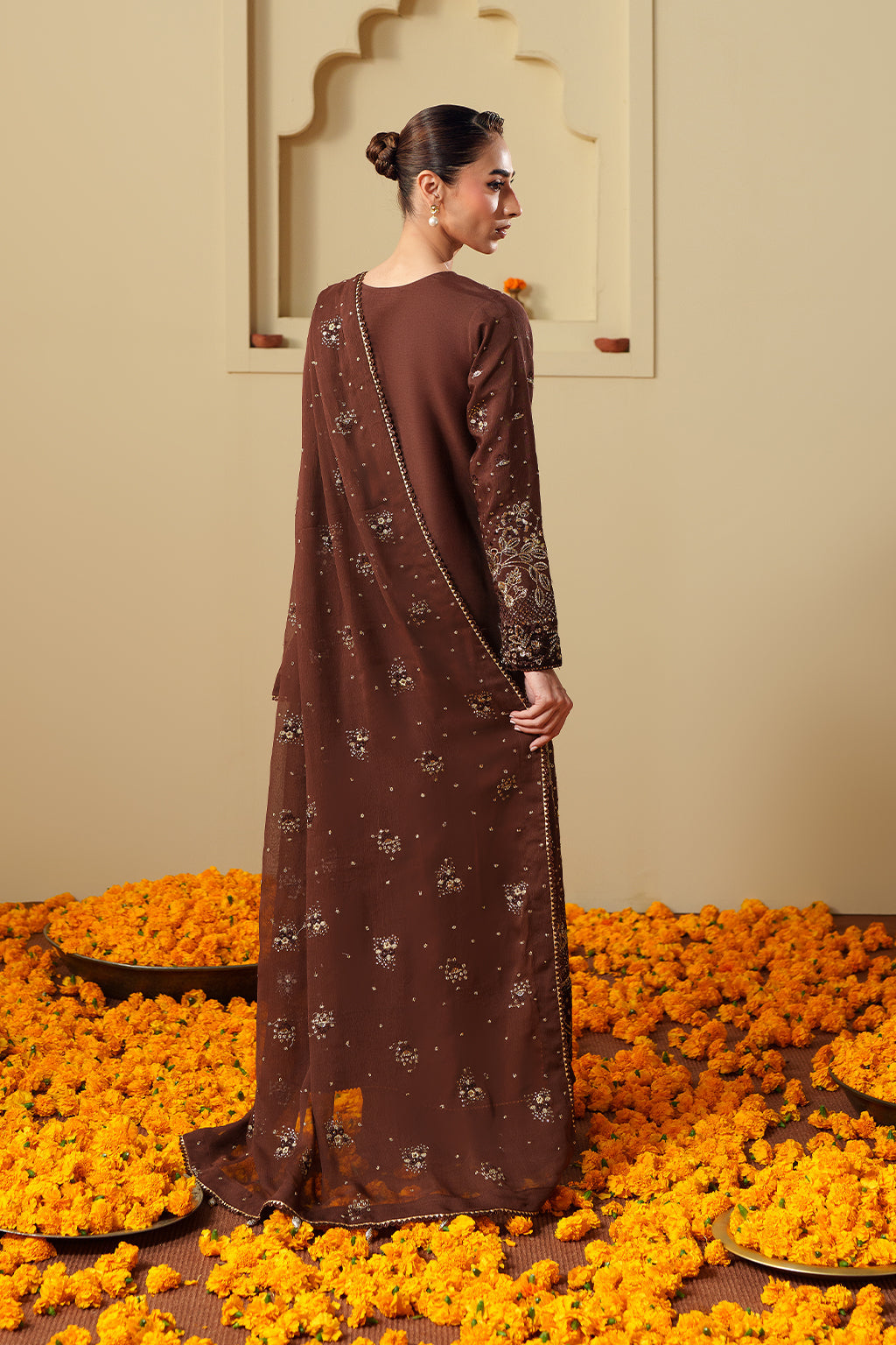MAHROOB – authentic Pakistani dress from the New Shagun collection for women in the UK