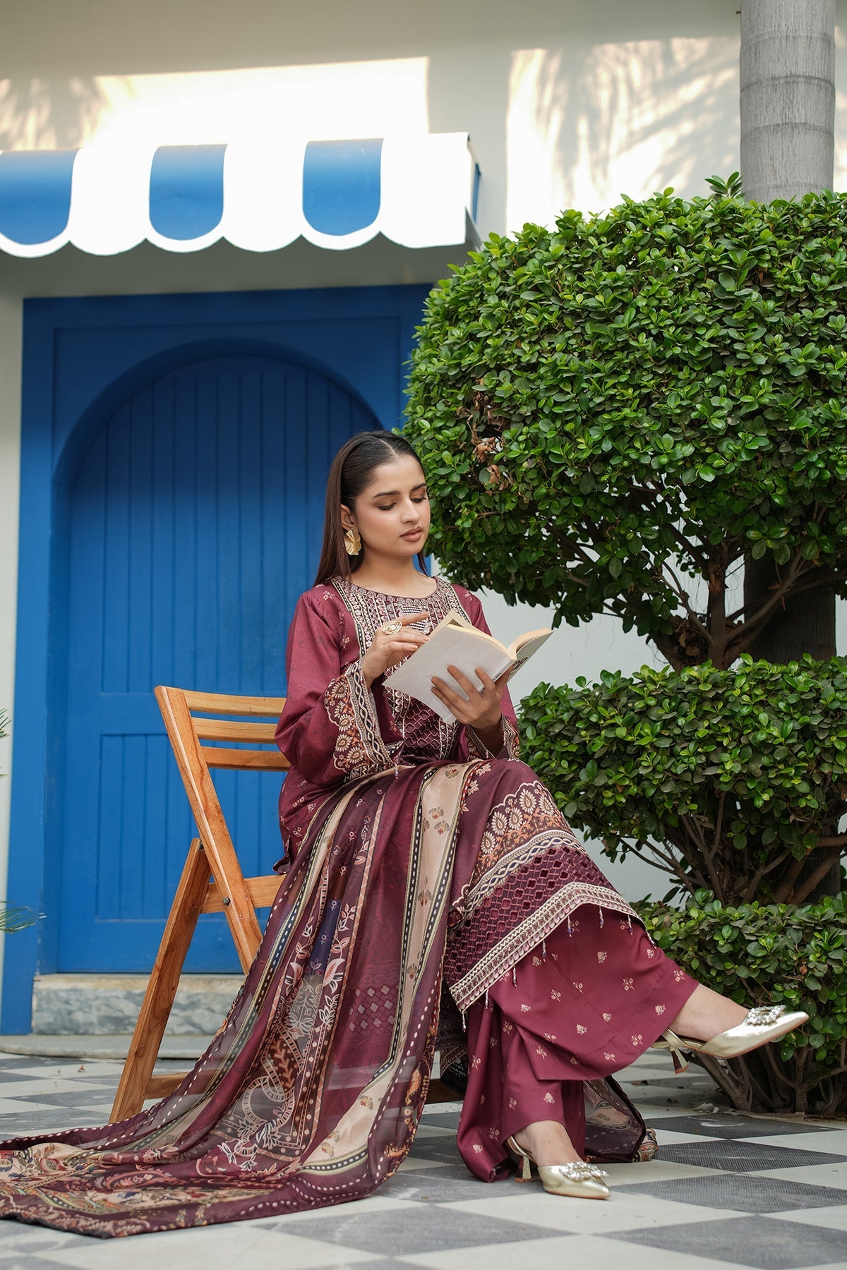 Maryams | Lawn Edit 26 | Bloom - Luxury Dress - available at Maria Faisal in UK and USA.