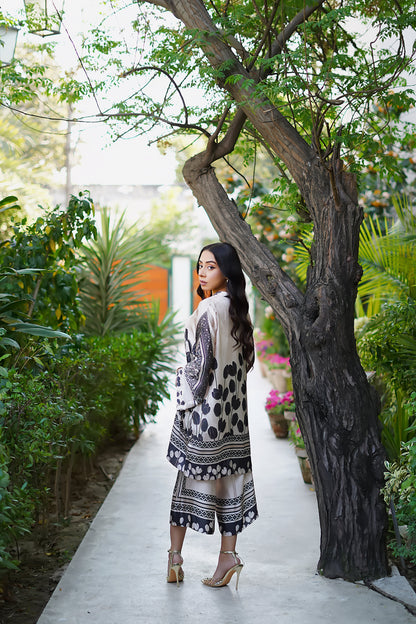 Erum Khan | Nue Pret | Royal Mirage - Ladies Clothes - Maria Faisal