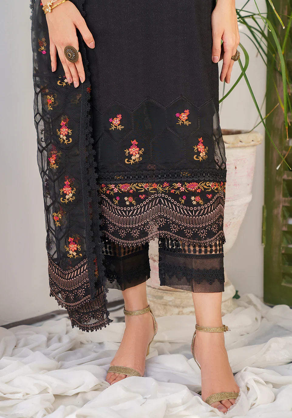 Zarqash | Belle Ame 24 | BL 007 Jardin Noir - Ladies Clothes - Maria Faisal