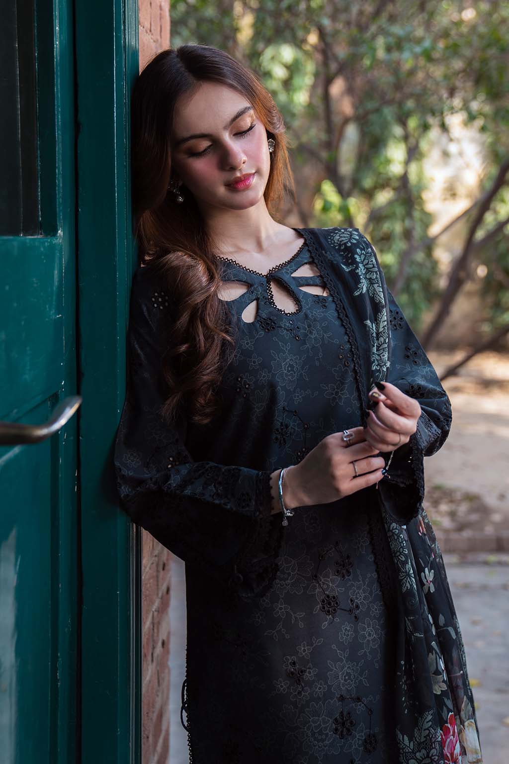 Neeshay | Summer Lines Printkari 25 | OBSIDIAN by Maria Faisal - Registered Vendor of : Neeshay - type : Ladies Clothes - 100% original wedding dresses