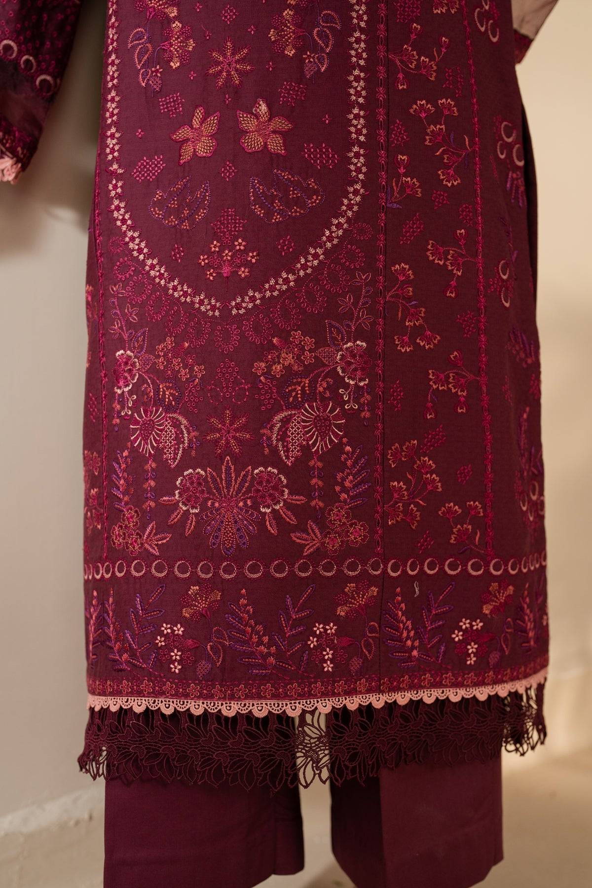 Xenia Formals | Summer Away 25 | CRIMSON by Maria Faisal - Registered Vendor of : Xenia Formals - type : Ladies Clothes - 100% original wedding dresses