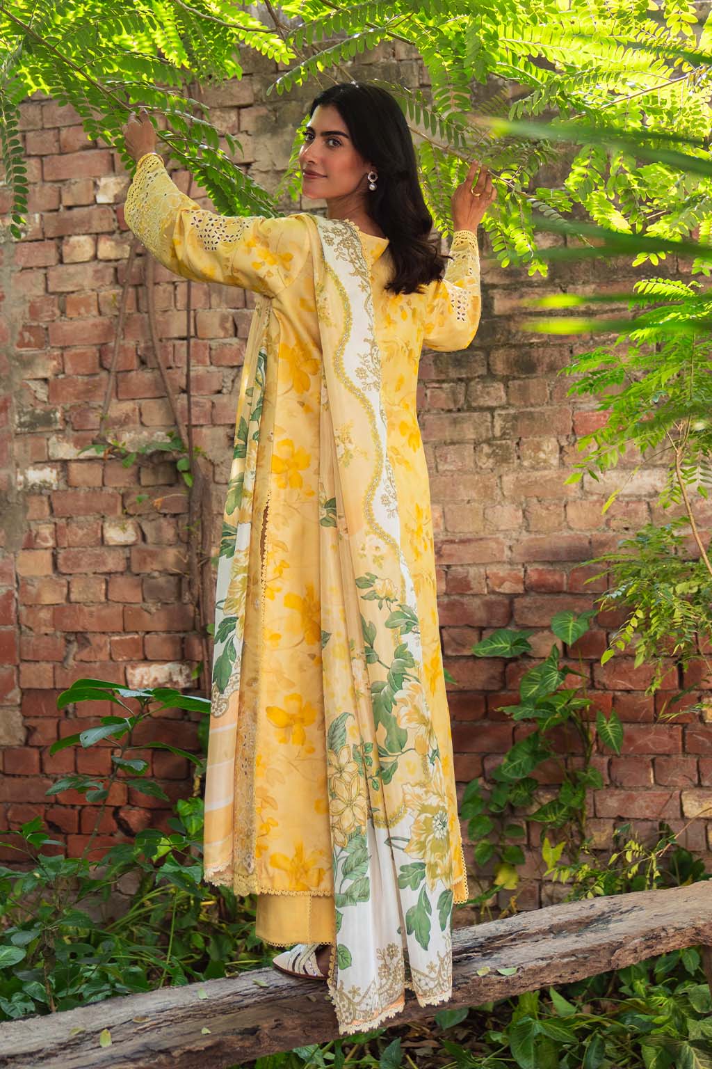 Neeshay | Summer Lines Printkari 25 | BUTTERCUP by Maria Faisal - Registered Vendor of : Neeshay - type : Ladies Clothes - 100% original wedding dresses