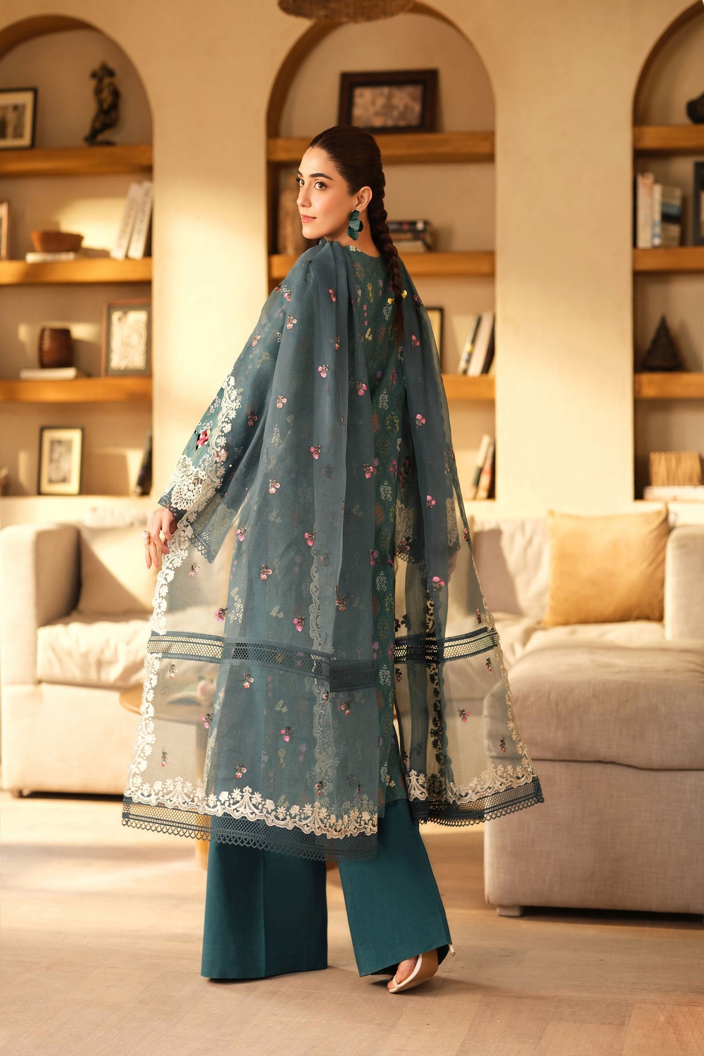 Maryam Hussain | Luxury Lawn 25 | Seashell by Maria Faisal - Registered Vendor of : Maryam Hussain - type : Ladies Clothes - 100% original wedding dresses