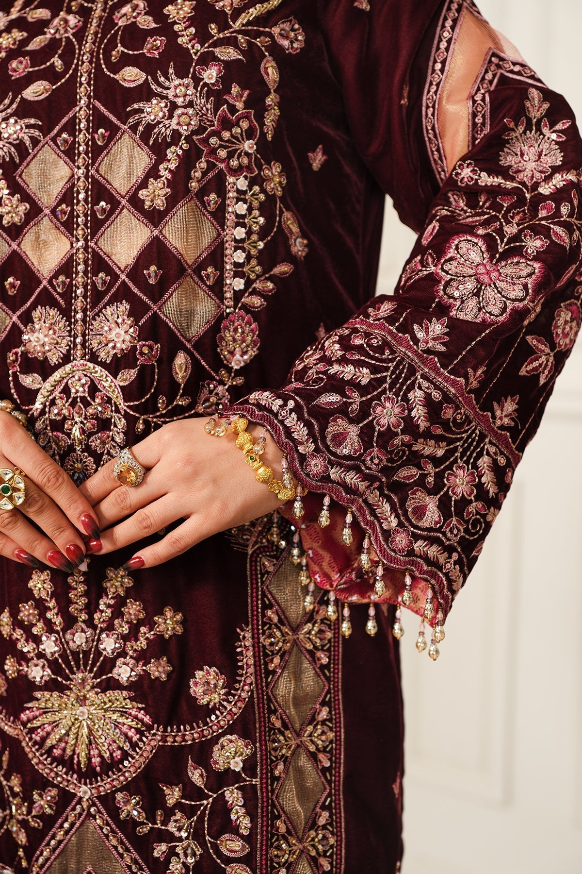 Raeesa Premium | Sheen Luxury Velvet | Poosh - Ladies Clothes - Maria Faisal