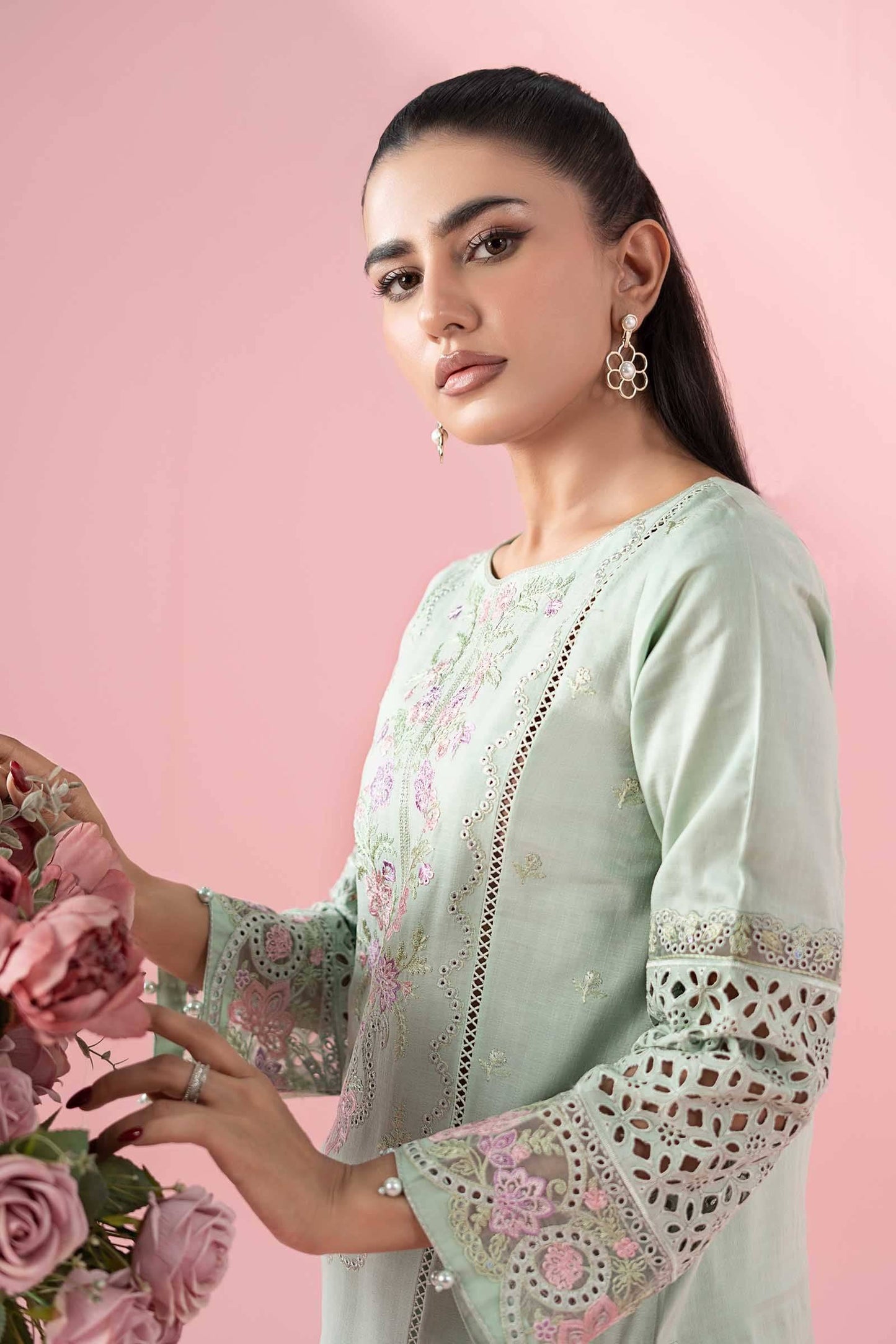 Maria B | Luxury Pret 25 | DW-EA25-05 by Maria Faisal - Registered Vendor of : Maria B - type : Ladies Clothes - 100% original wedding dresses