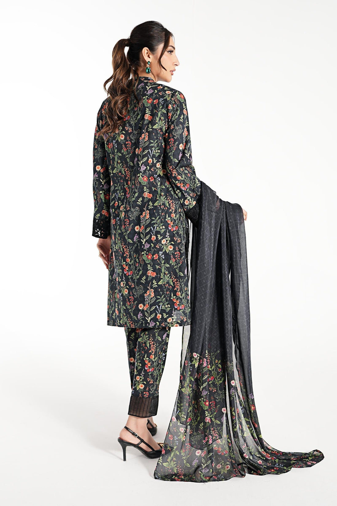 Maria B | Luxury Winter Pret 25 | DW-EF23-71R1-Black - Ladies Clothes - Maria Faisal
