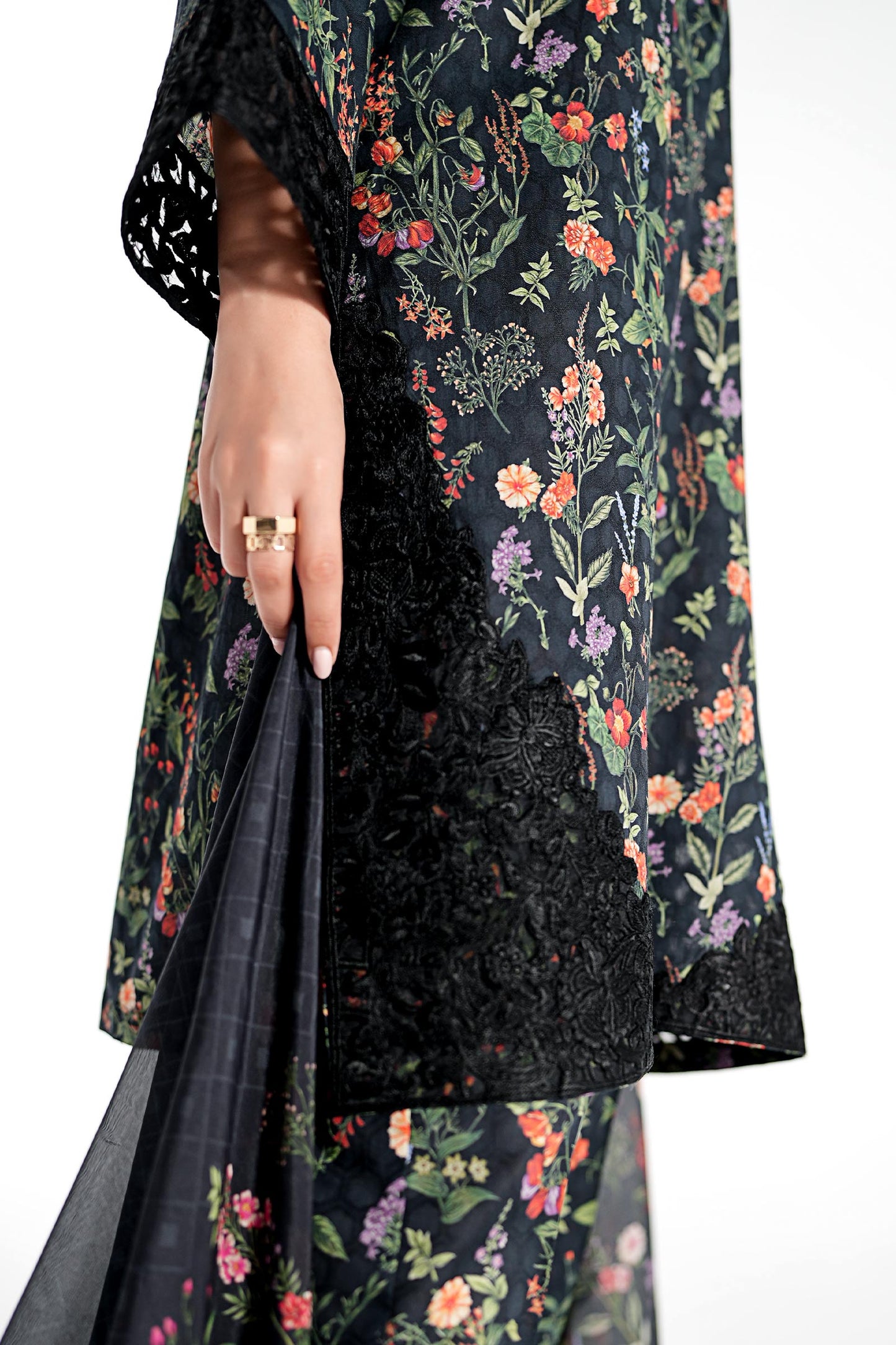 Maria B | Luxury Winter Pret 25 | DW-EF23-71R1-Black - Ladies Clothes - Maria Faisal