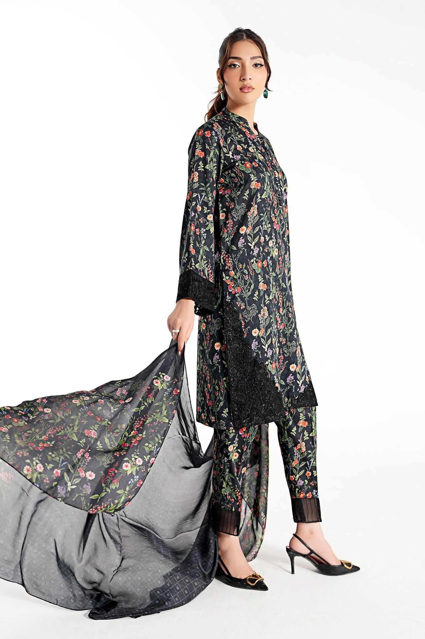 Maria B | Luxury Winter Pret 25 | DW-EF23-71R1-Black - Ladies Clothes - Maria Faisal