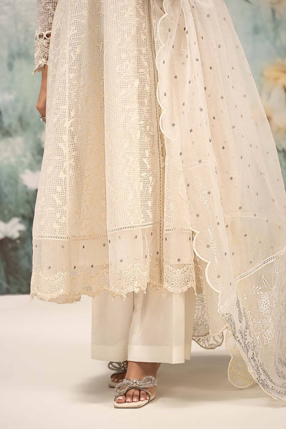 Maria B | Formal Wears | DW-EF25-101 by Maria Faisal - Registered Vendor of : Maria B - type : Ladies Clothes - 100% original wedding dresses