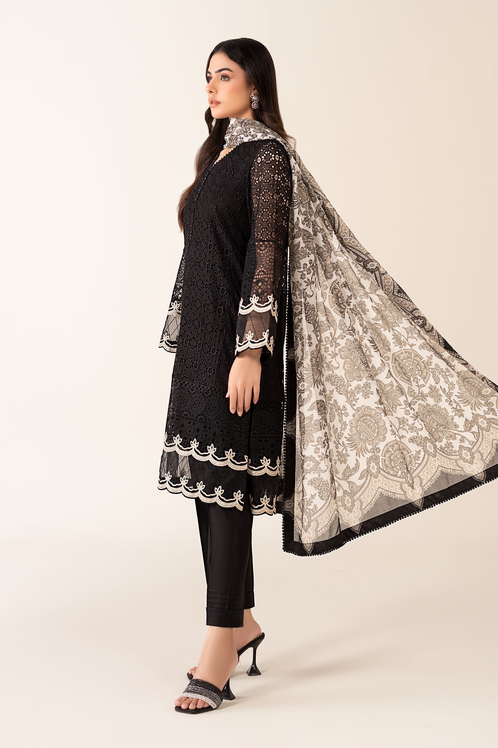 Maria B | Luxury Winter Pret 25 | DW-MN24-10R1-Black - Ladies Clothes - Maria Faisal
