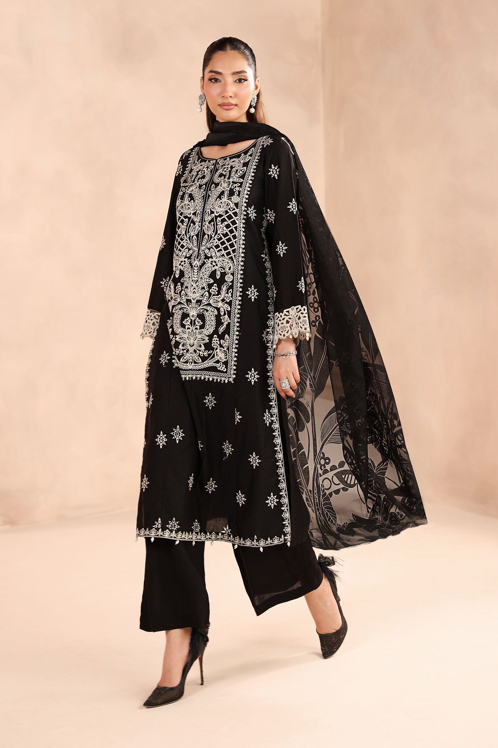 Maria B | Luxury Winter Pret 25 | DW-MN25-06-Black - Ladies Clothes - Maria Faisal