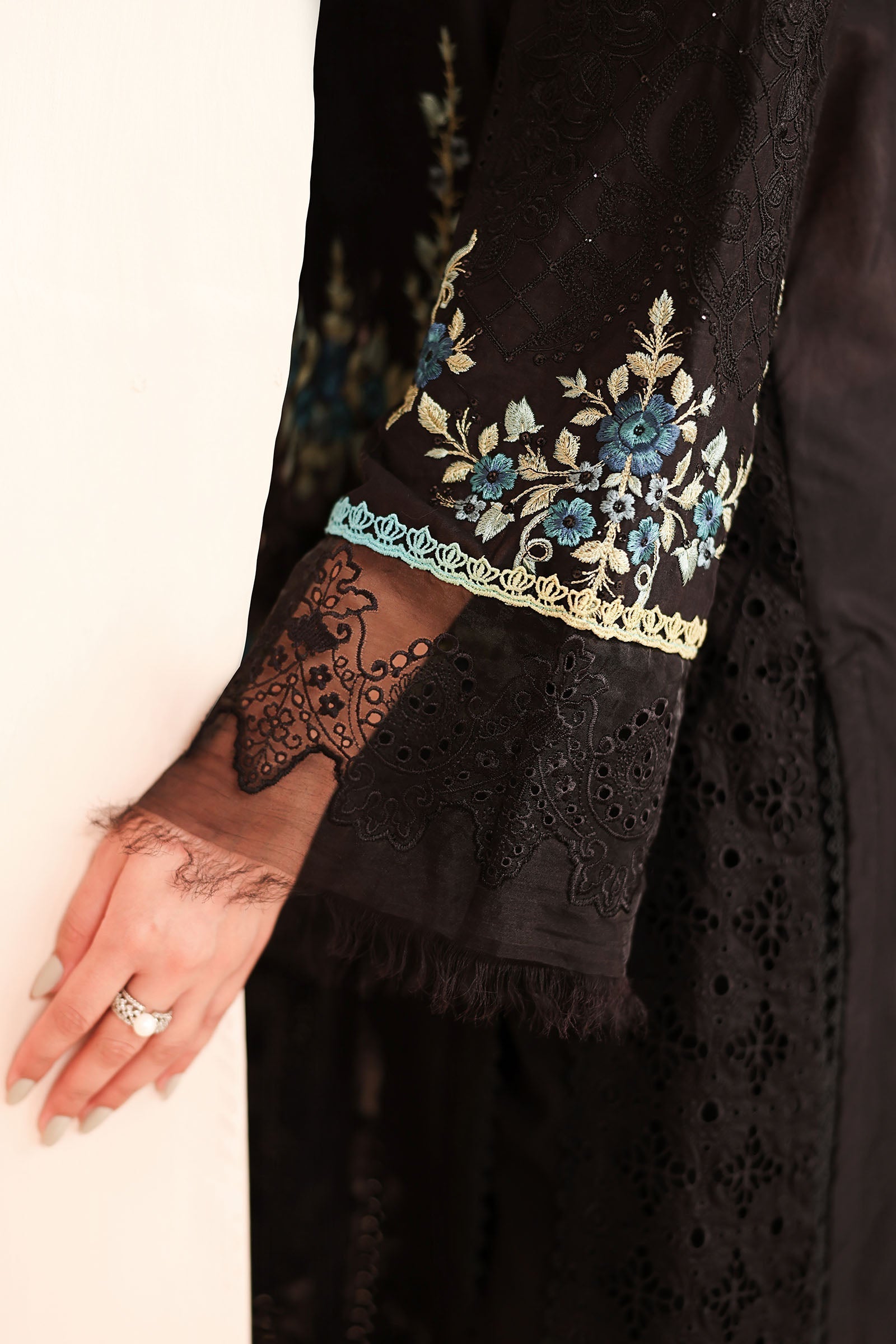 Maria B | Luxury Winter Pret 25 | DW-MN25-08-Black - Ladies Clothes - Maria Faisal