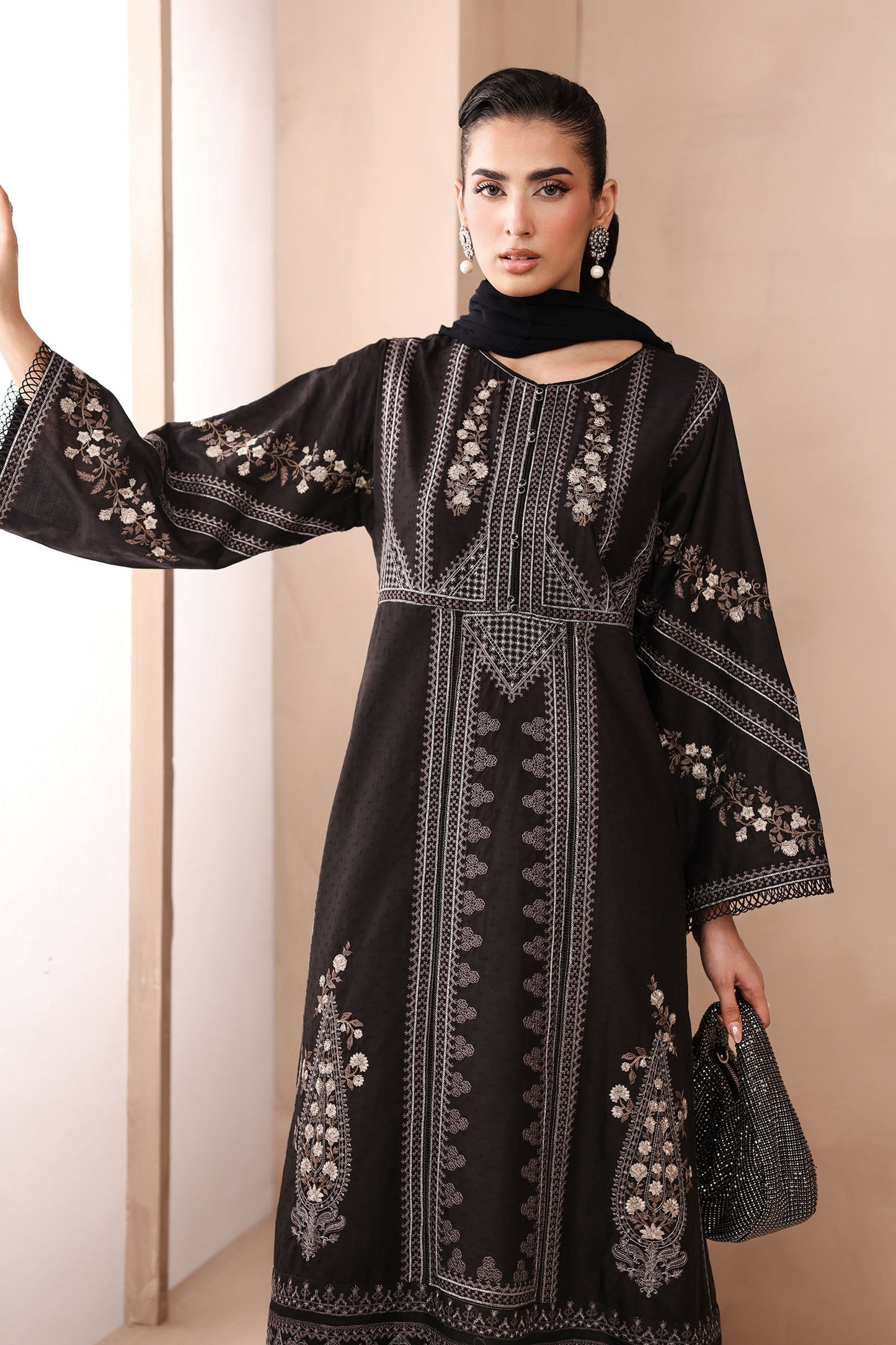 Maria B | Luxury Winter Pret 25 | DW-MN25-10-Black - Ladies Clothes - Maria Faisal