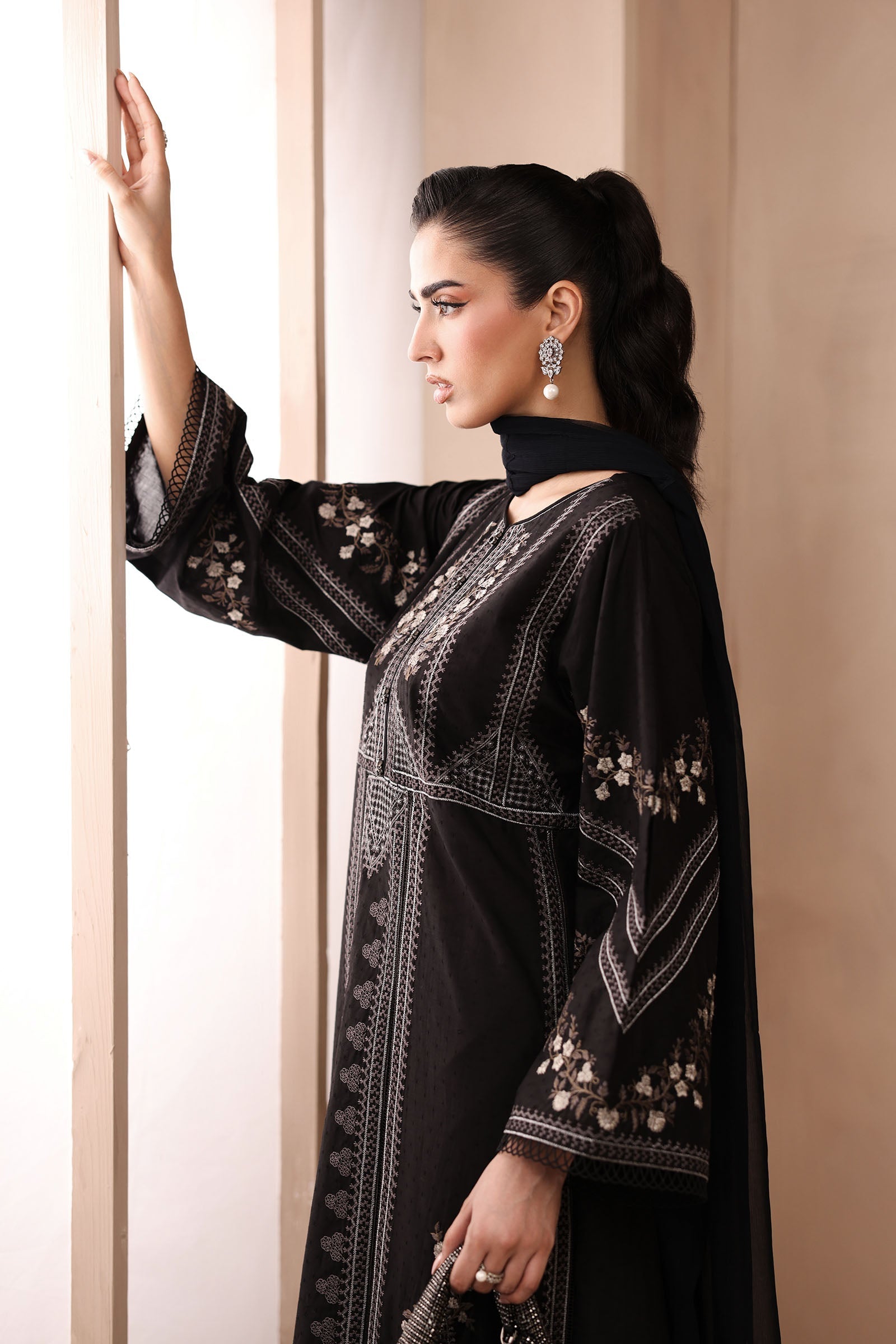 Maria B | Luxury Winter Pret 25 | DW-MN25-10-Black - Ladies Clothes - Maria Faisal