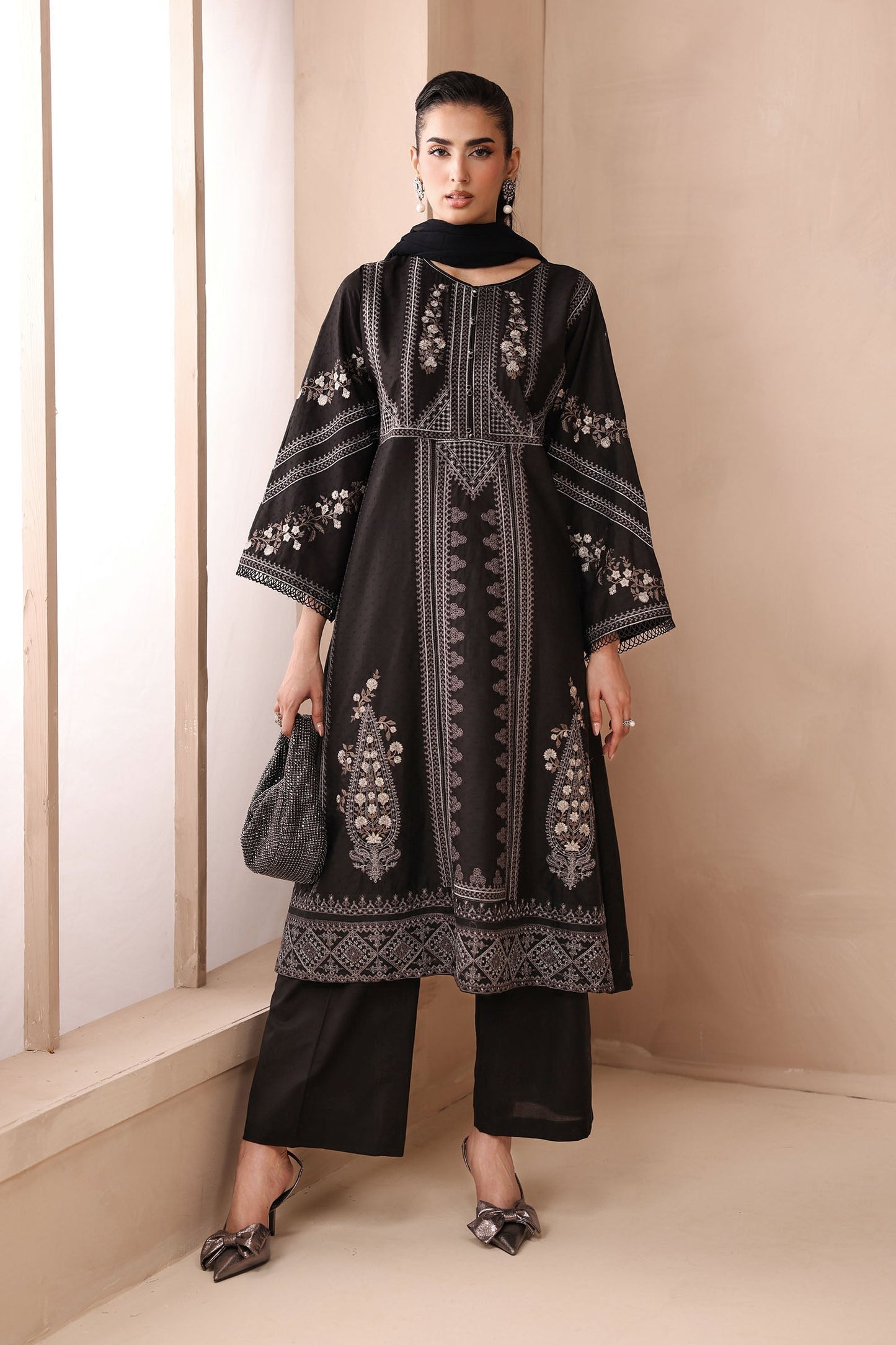 Maria B | Luxury Winter Pret 25 | DW-MN25-10-Black - Ladies Clothes - Maria Faisal