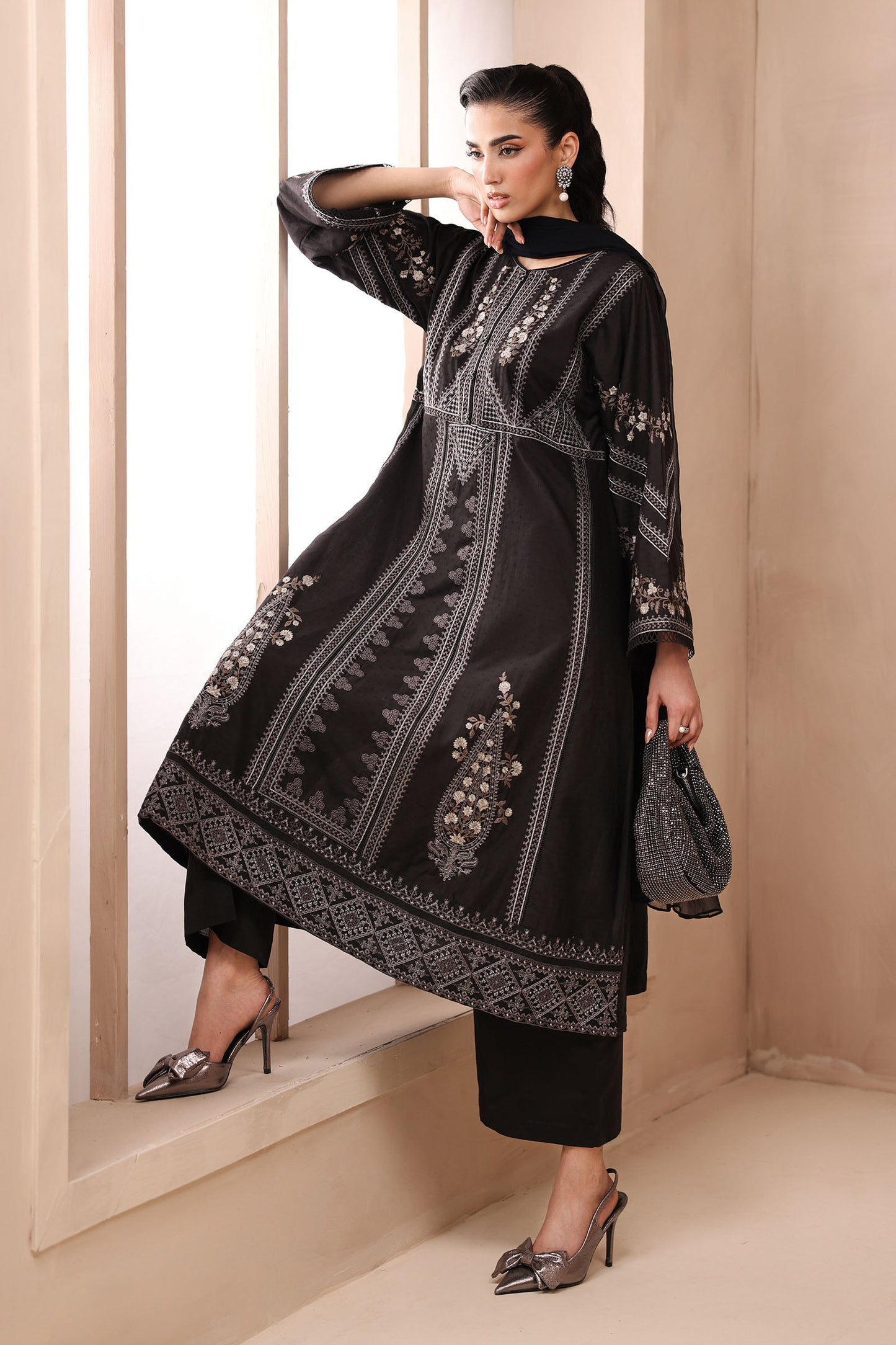 Maria B | Luxury Winter Pret 25 | DW-MN25-10-Black - Ladies Clothes - Maria Faisal