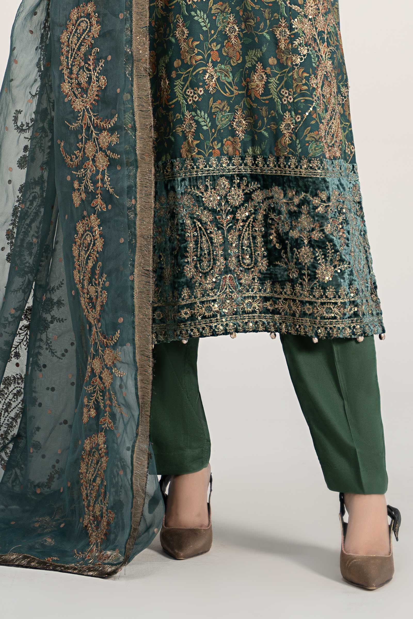 Maira B | Ready to Wear | DW-W24-153 by Maria Faisal - Registered Vendor of : Maria B - type : Wedding Dress - 100% original wedding dresses