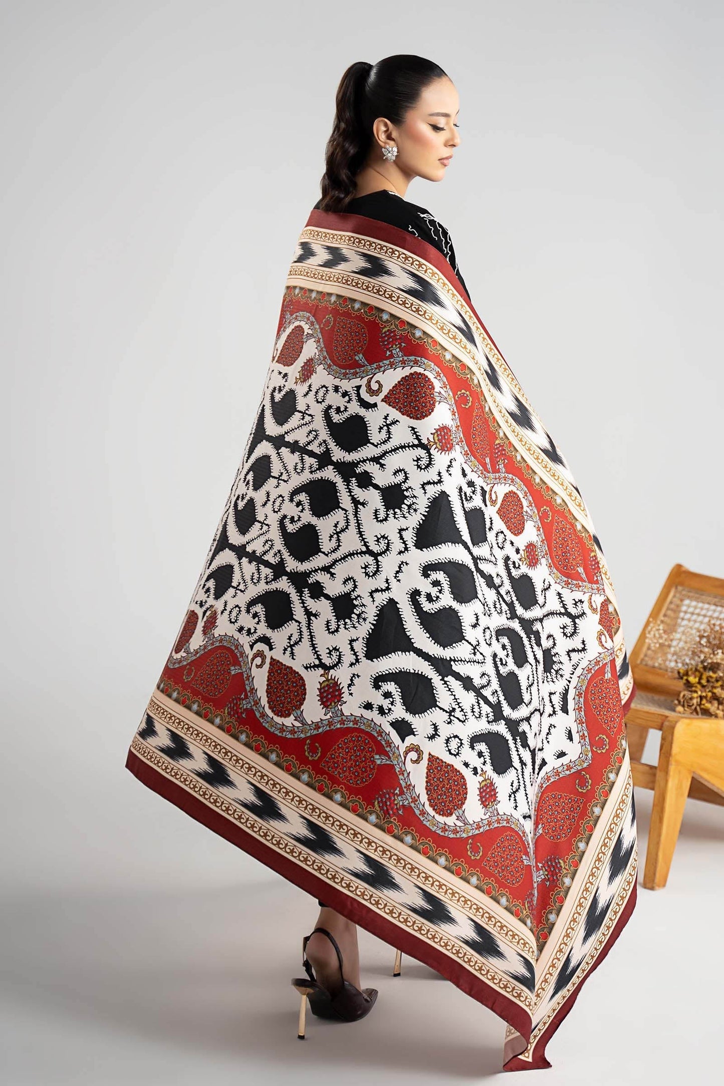 Maria B | Luxury Winter Pret 25 | DW-W25-51-Black - Ladies Clothes - Maria Faisal