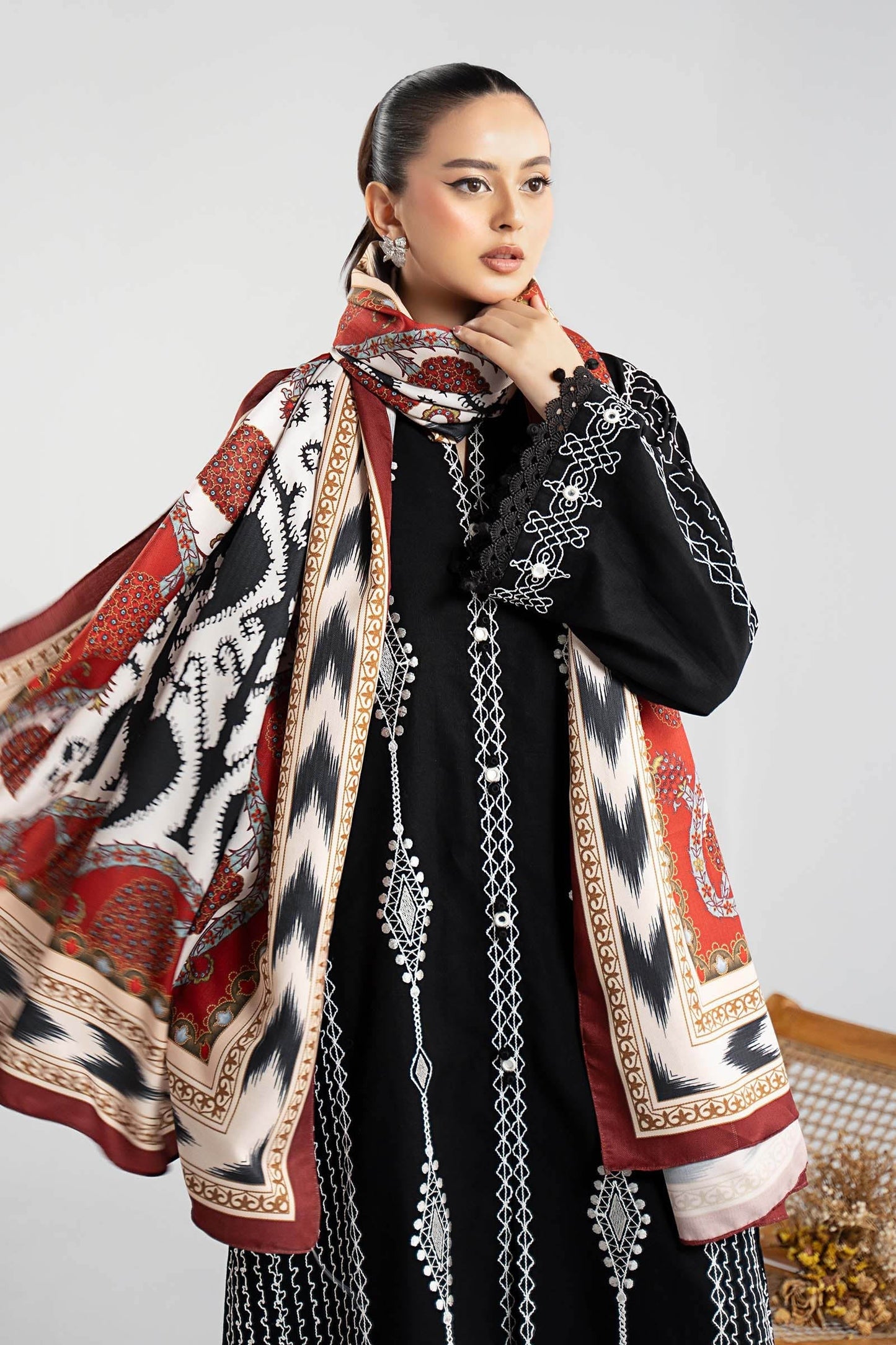 Maria B | Luxury Winter Pret 25 | DW-W25-51-Black - Ladies Clothes - Maria Faisal