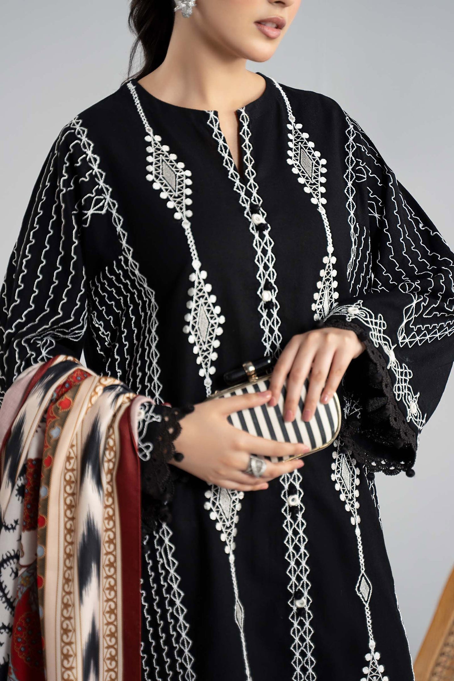 Maria B | Luxury Winter Pret 25 | DW-W25-51-Black - Ladies Clothes - Maria Faisal