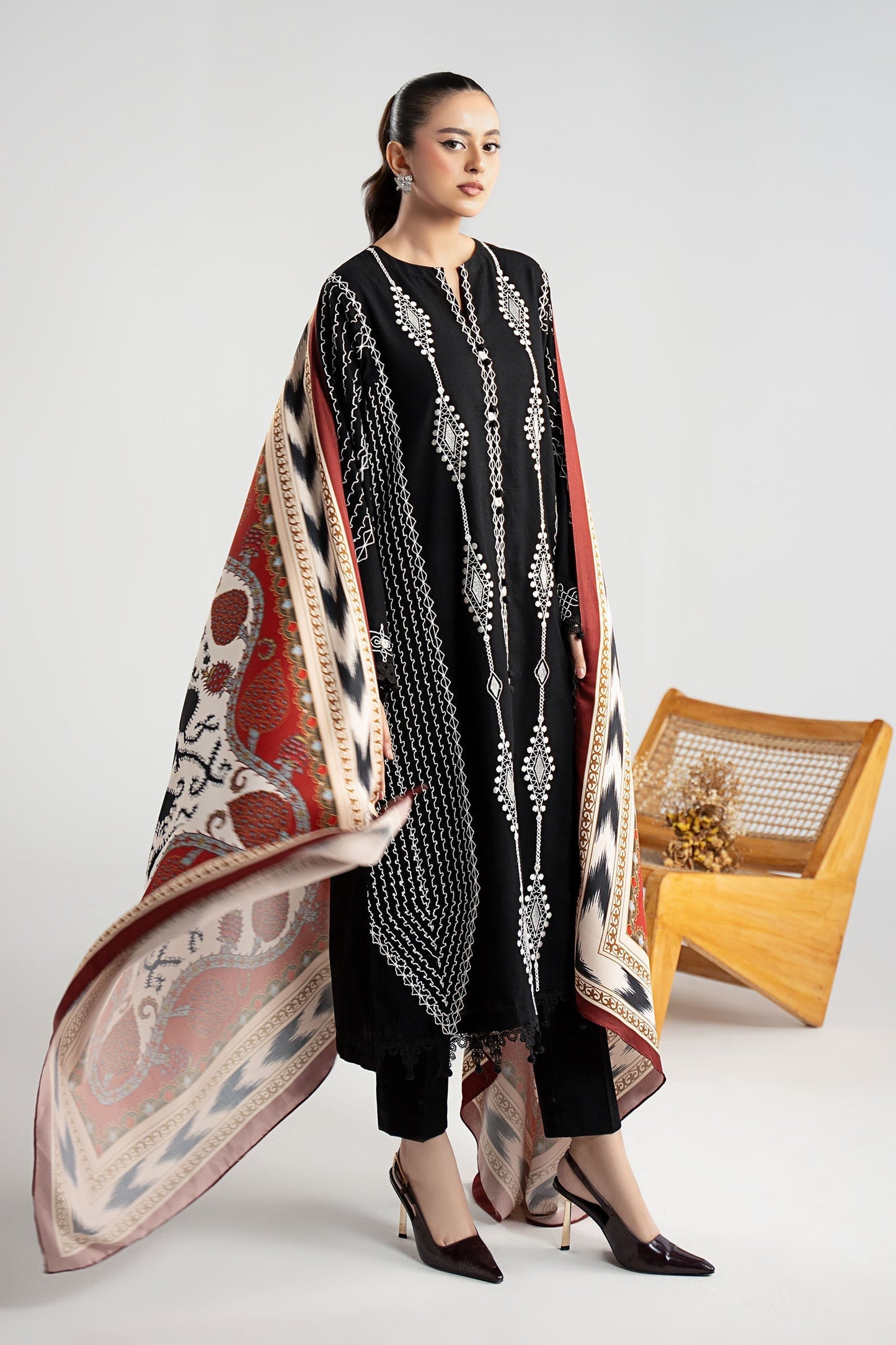 Maria B | Luxury Winter Pret 25 | DW-W25-51-Black - Ladies Clothes - Maria Faisal