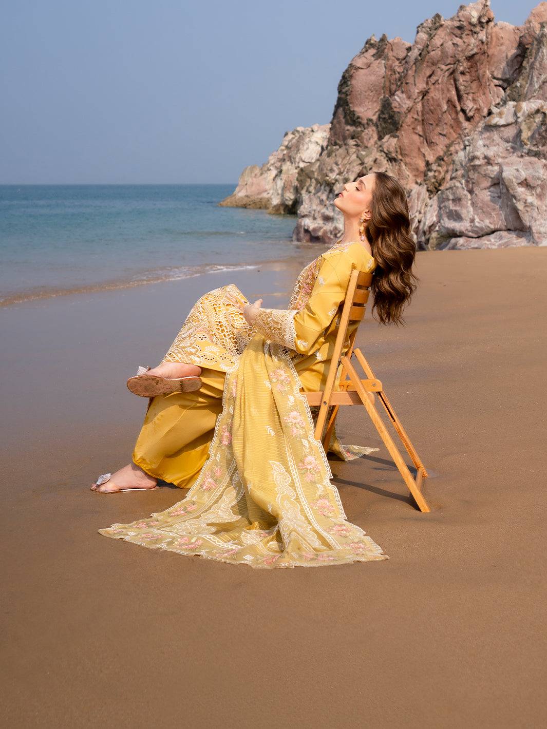 Mahnur | Sirena Luxury Lawn 25 | Dahlia by Maria Faisal - Registered Vendor of : Mahnur - type : Ladies Clothes - 100% original wedding dresses