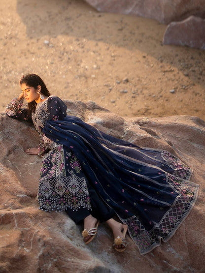 Mahnur | Sirena Luxury Lawn 25 | Derya by Maria Faisal - Registered Vendor of : Mahnur - type : Ladies Clothes - 100% original wedding dresses