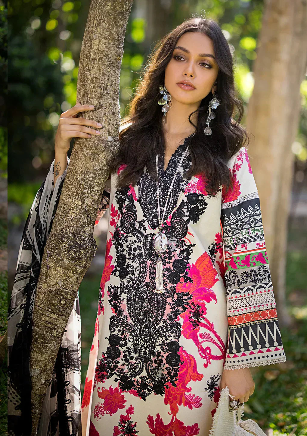 Elaf Premium | Signature Embroidered Lawn 24 | ESL-01B CLAUDIA - Ladies Clothes - Maria Faisal