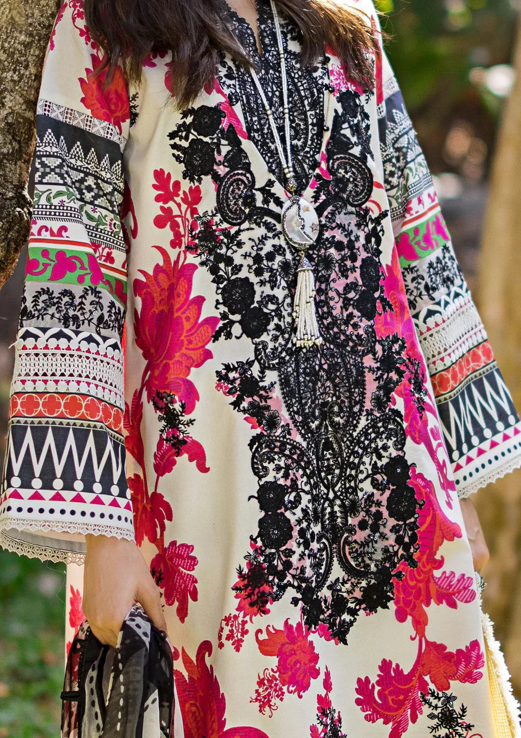 Elaf Premium | Signature Embroidered Lawn 24 | ESL-01B CLAUDIA - Ladies Clothes - Maria Faisal