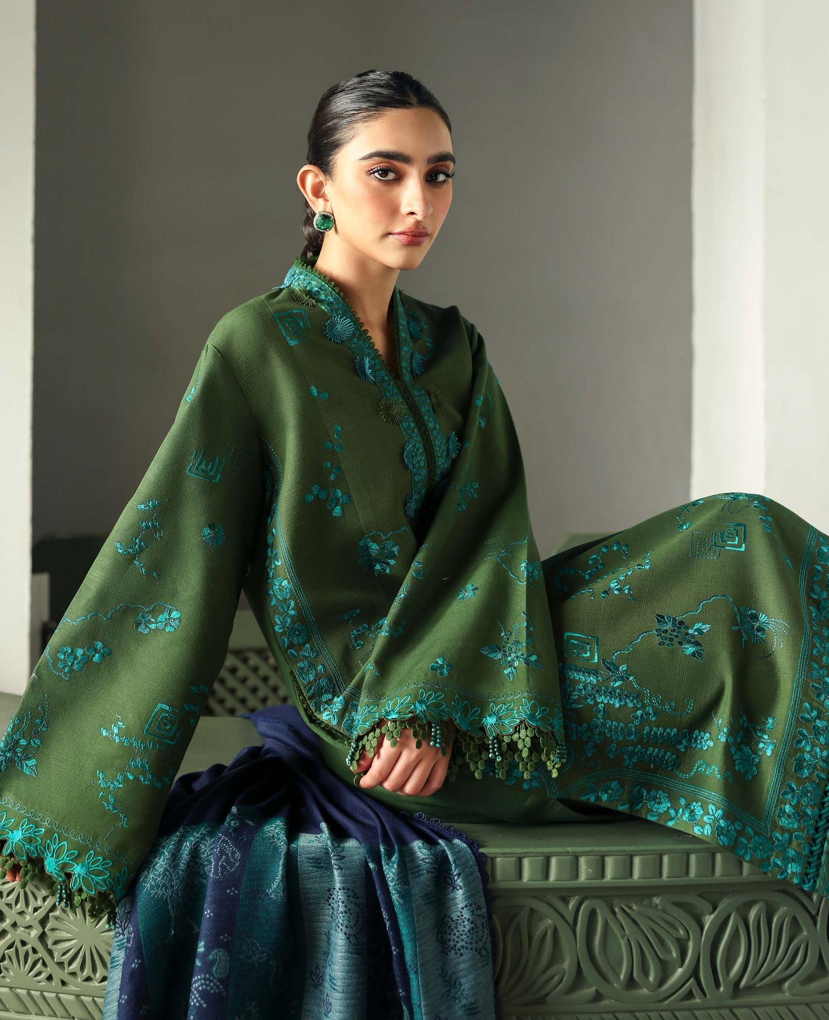 Elysia – authentic Pakistani dress from the Amaris Luxury Shawl 25 collection for women in the UK
