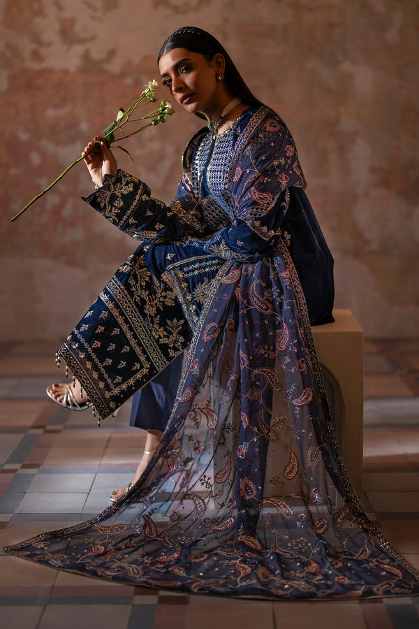 Emaan Adeel | Saanjh Velvet Collection 24 | Roshni - Ladies Clothes - Maria Faisal