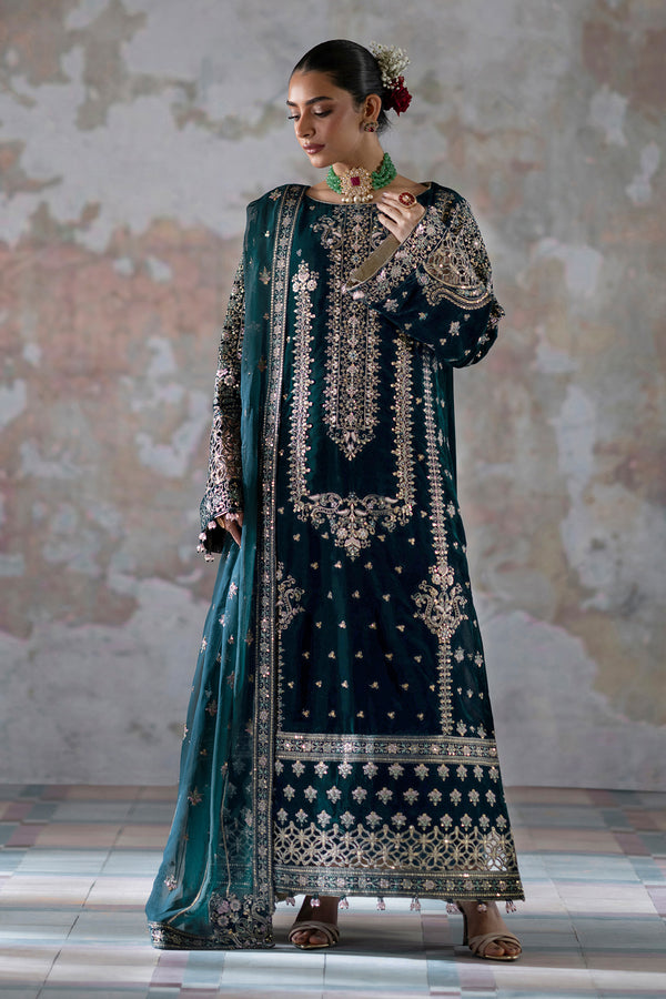 Emaan Adeel | Saanjh Velvet Collection 24 |  Meher - Ladies Clothes - Maria Faisal
