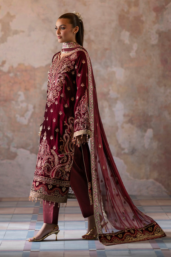 Emaan Adeel | Saanjh Velvet Collection 24 |  Tara - Ladies Clothes - Maria Faisal