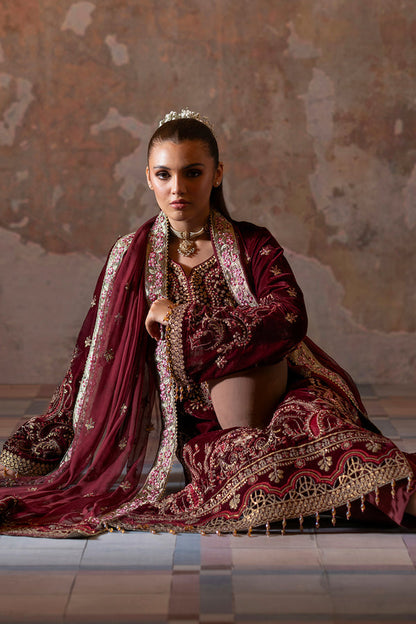 Emaan Adeel | Saanjh Velvet Collection 24 |  Tara - Ladies Clothes - Maria Faisal