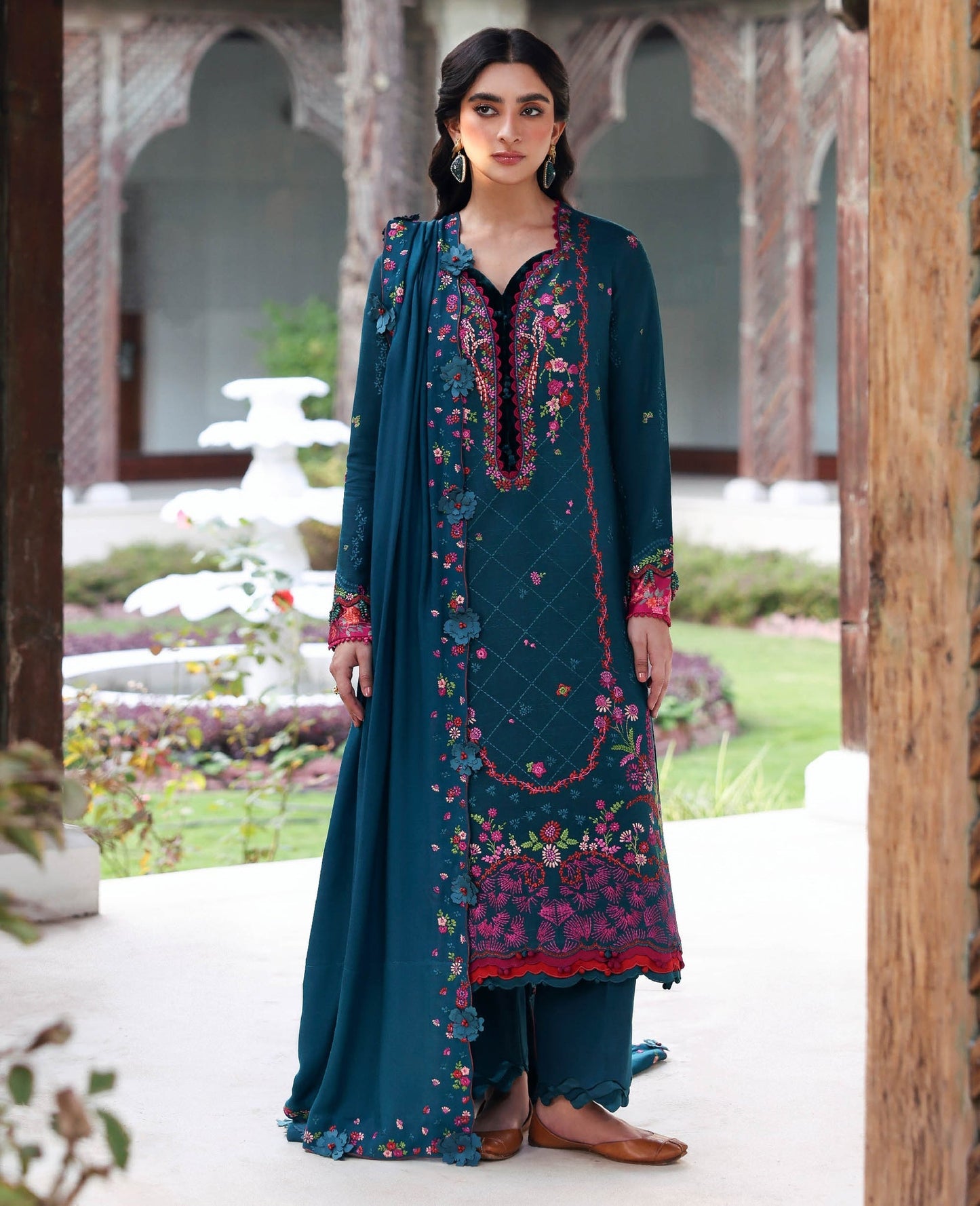 Evania – authentic Pakistani dress from the Amaris Luxury Shawl 25 collection for women in the UK