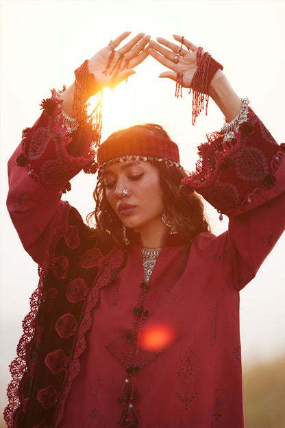 NAZNEEN-SRW25-04 – authentic Pakistani dress from the Winter Khaddar 25 collection for women in the UK