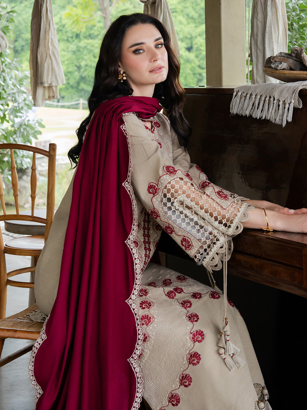 AILEEN – authentic Pakistani dress from the Dastaan Khaddar 25 collection for women in the UK