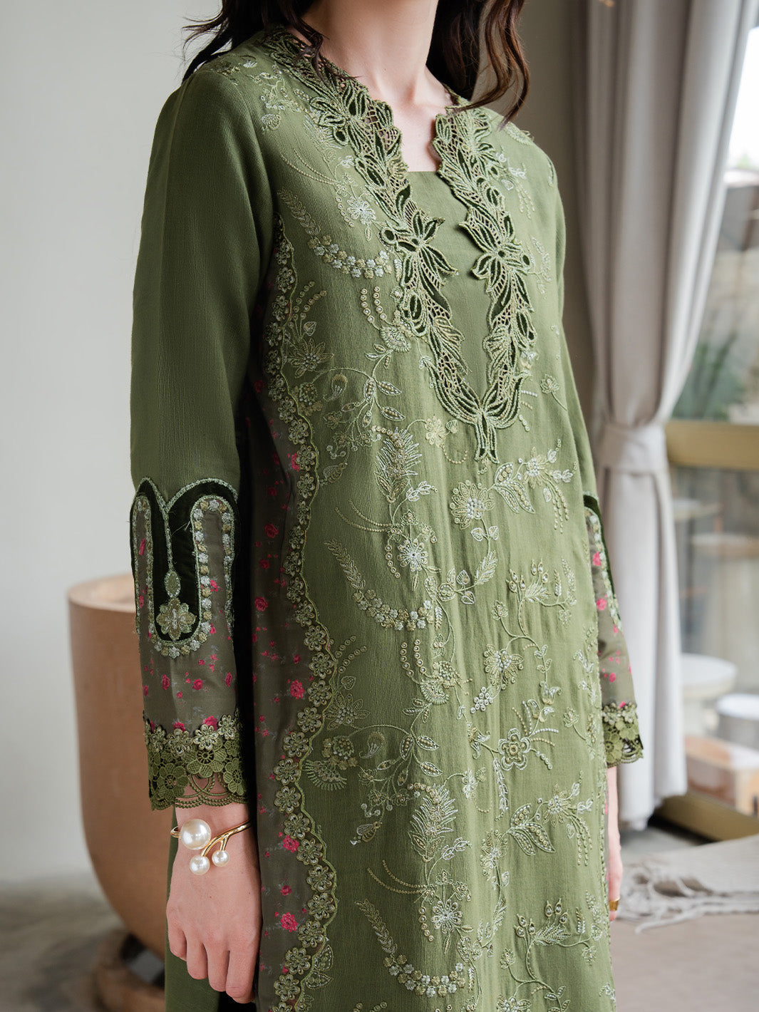 RUMIYA – authentic Pakistani dress from the Dastaan Khaddar 25 collection for women in the UK