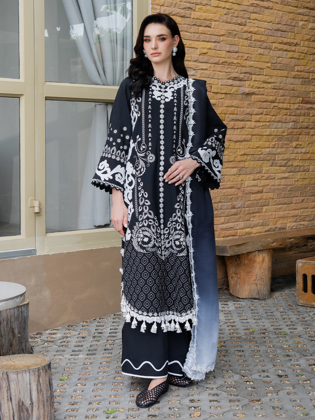 REHA – authentic Pakistani dress from the Dastaan Khaddar 25 collection for women in the UK