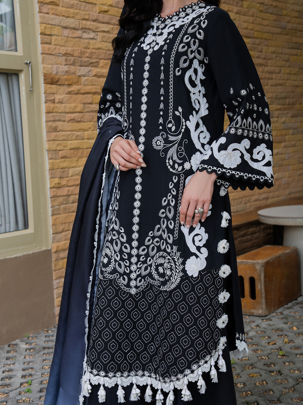 REHA – authentic Pakistani dress from the Dastaan Khaddar 25 collection for women in the UK