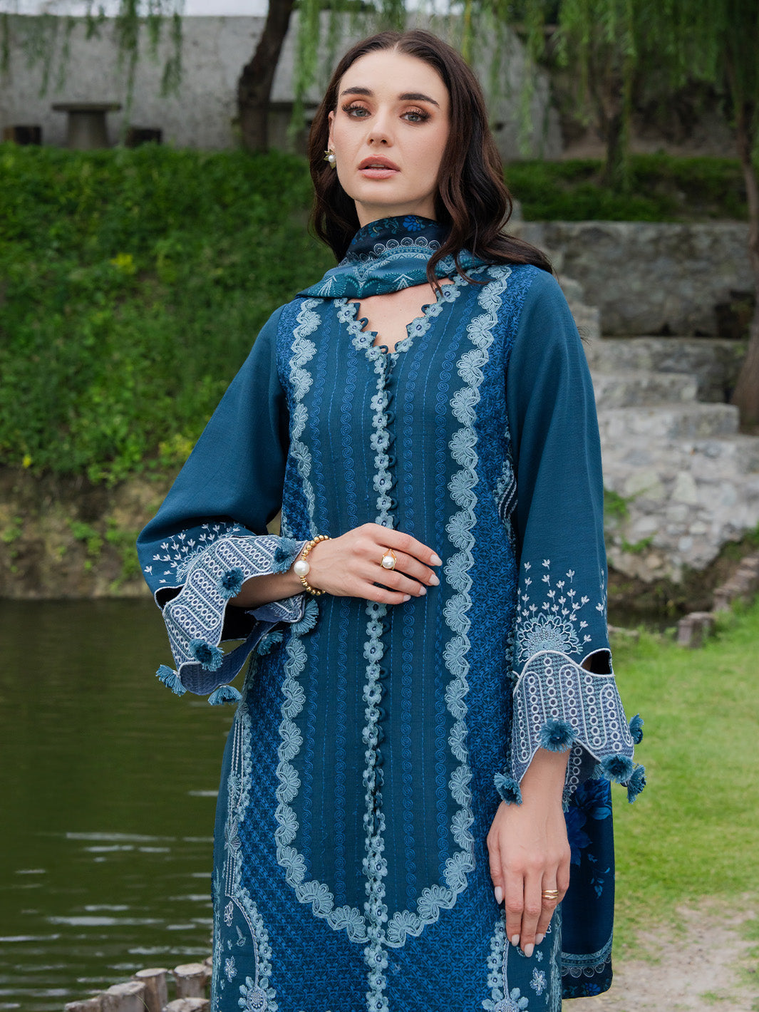 EVARA – authentic Pakistani dress from the Dastaan Khaddar 25 collection for women in the UK