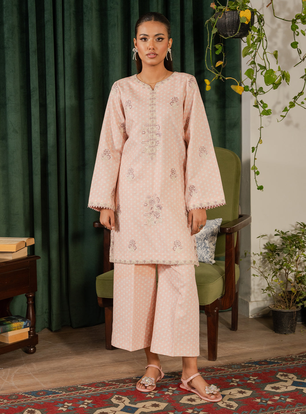 LYRA – authentic Pakistani dress from the Lumiere Pret collection for women in the UK
