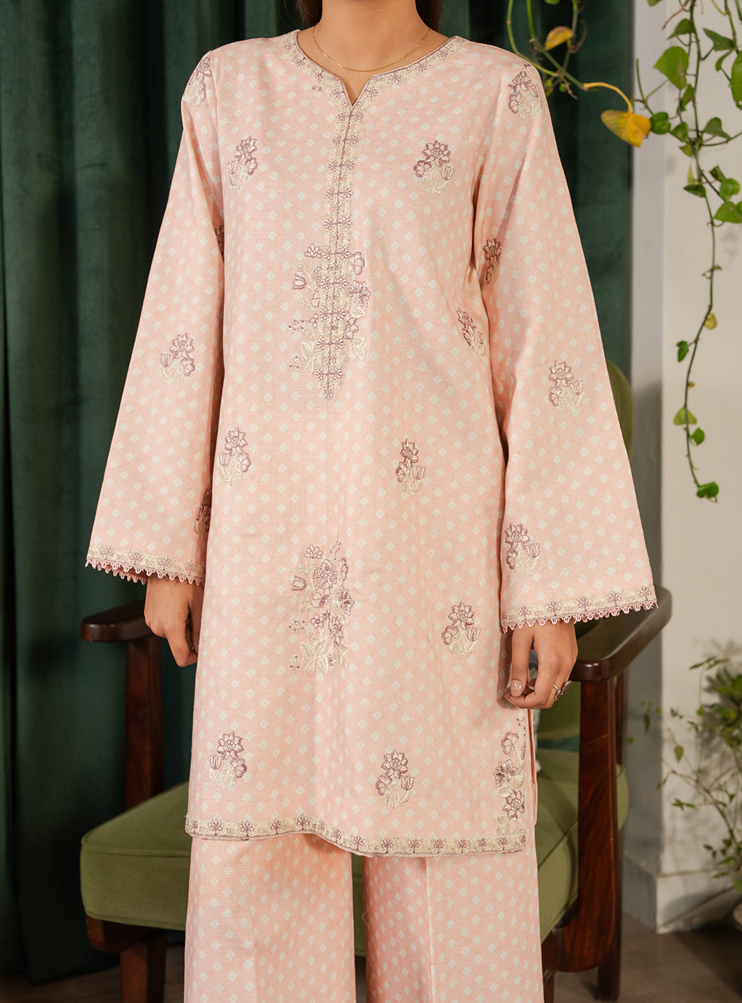 LYRA – authentic Pakistani dress from the Lumiere Pret collection for women in the UK